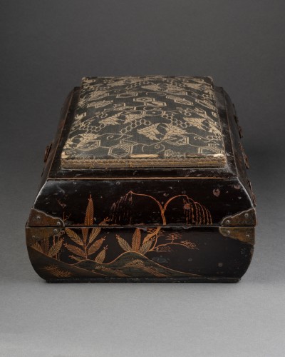 17th century - Japanese lacquer sewing box, circa 1700-1730