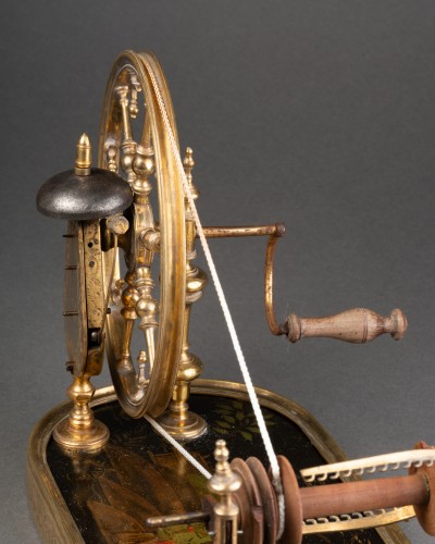 Rouet de salon en bronze et vernis Martin, Paris vers 1750 - Louis XV