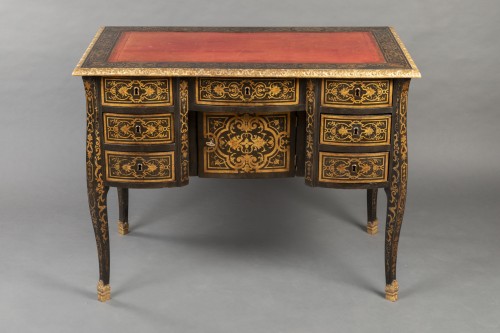Bureau Mazarin en laque à l’imitation de la marqueterie Boulle , époque Louis XIV - Mobilier Style Louis XIV