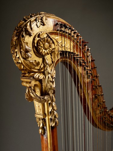 Harpe à crosse à décor au vernis Martin, Paris vers 1780 - Louis XVI