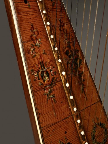 Louis XVI - Harpe à crosse à décor au vernis Martin, Paris vers 1780