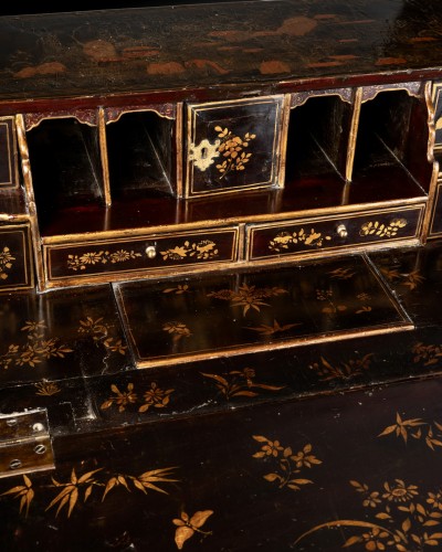Bureau de pente en laque de Chine vers 1760 - Mobilier Style Louis XV