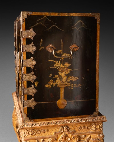 Louis XIV - Cabinet de voyage en laque du Japon, vers 1680