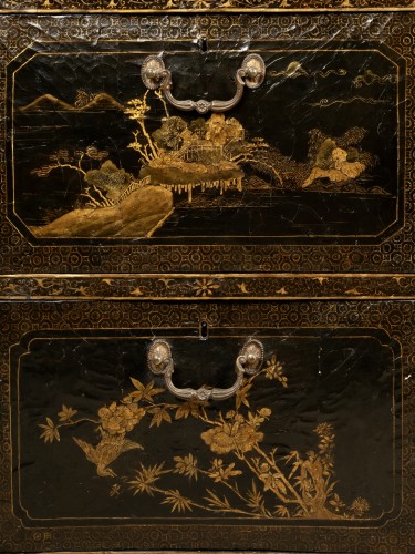 Paire de commodes en laque de Chine, Angleterre vers 1780 - Louis XVI