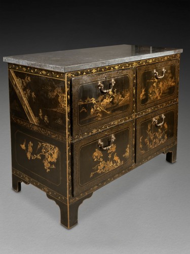 Louis XVI - Paire de commodes en laque de Chine, Angleterre vers 1780