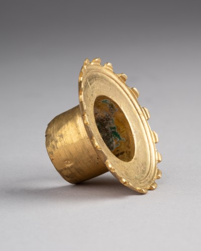 Antiquités - Bougeoir à main en laque et bronze doré, Paris vers 1750