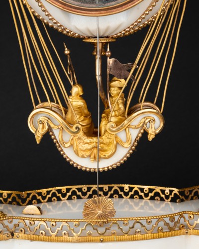 Pendule à la montgolfière, Paris vers 1785 - Horlogerie Style Louis XVI