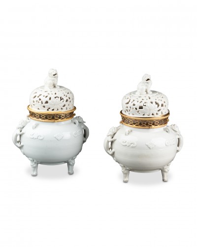 Paire de pots-pourris en porcelaine de Chine montée en bronze, vers 1780