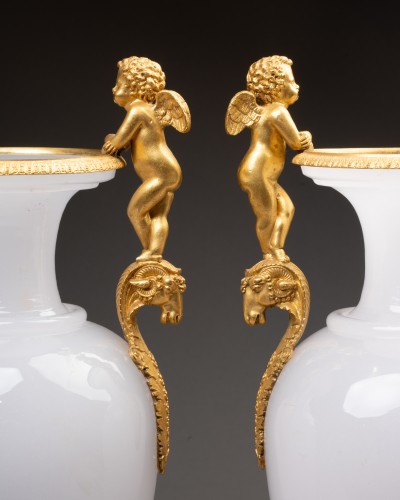 Pair of Opaline Glass Vases in the "Soap Bubble" and Gilt Bronze Shape, Cir - Empire