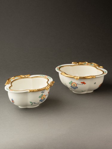 Paire de navettes en porcelaine de Chantilly et bronze, Paris vers 1740 - Louis XV