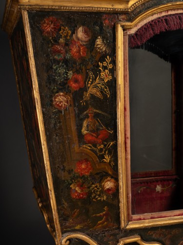 Antiquités - Sedan chair with chinoiserie , Turin circa 1750