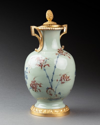 Louis XVI - Chinese celadon vase mounted,  Paris circa 1780