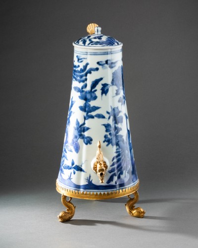 Louis XIV - Fontaine à café en porcelaine du Japon vers 1680-1690