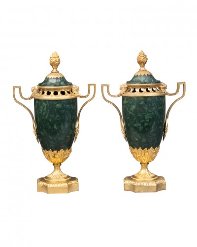 Pair of green porphyry potpourri dishes from Greece, circa 1820
