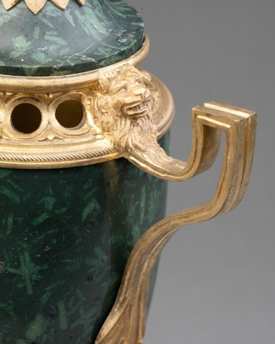 Pair of green porphyry potpourri dishes from Greece, circa 1820 - Decorative Objects Style Restauration - Charles X