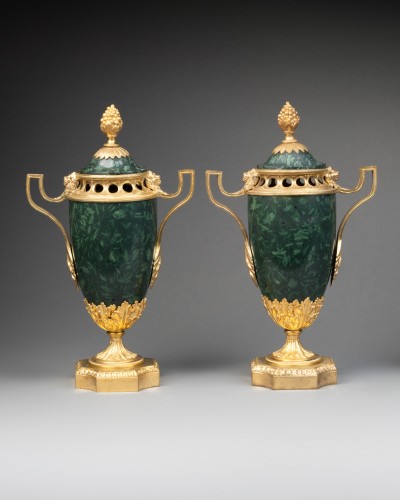 Pair of green porphyry potpourri dishes from Greece, circa 1820 - 