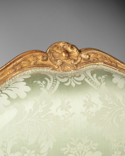 Paire de fauteuils en bois doré par J.B Cresson, Paris vers 1760 - Sièges Style Louis XV