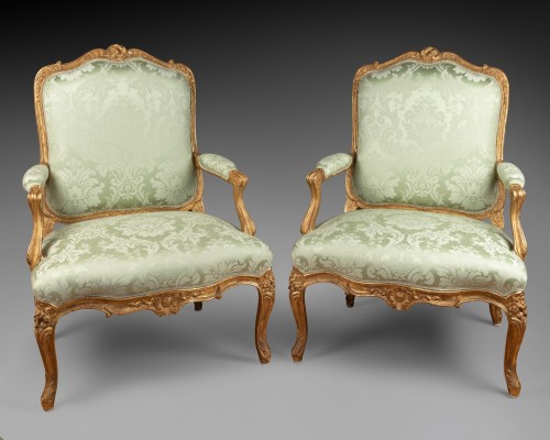 Paire de fauteuils en bois doré par J.B Cresson, Paris vers 1760 - Franck Baptiste Paris