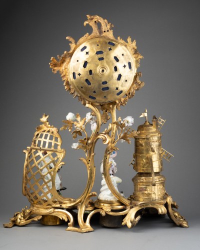 Antiquités - Harlequin and Columbine clock, Paris, circa 1765