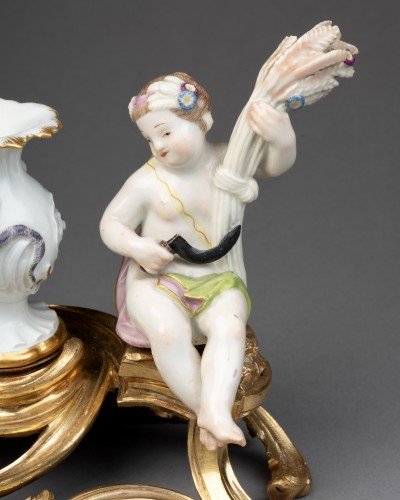 Antiquités - Pair of Meissen "Four Seasons" groups, circa 1750