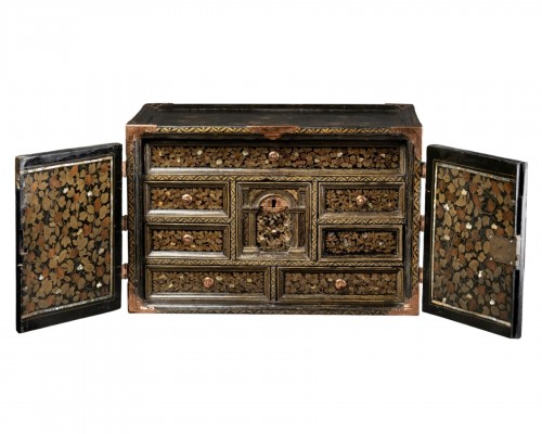Cabinet Nanban en laque du Japon vers 1600