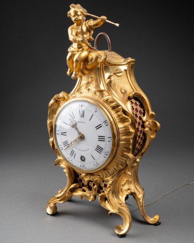 Gilt-bronze mantel clock, Paris, Louis XV period - 