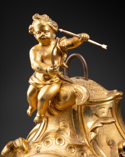 Antiquités - Gilt-bronze mantel clock, Paris, Louis XV period
