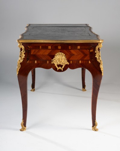 Louis XV - Flat desk convertible into a tric-trac table by Jacques Dubois 1750