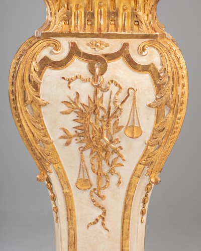 Paire de gaines en bois laqué et doré, Paris vers 1740 - Objet de décoration Style Louis XV