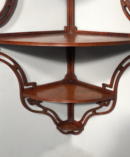 Paire d’étagères de style anglo-chinois en amarante, Paris vers 1765 - Franck Baptiste Paris