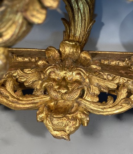 Console en bois doré aux hydres, Paris fin de l’époque Louis XIV - Mobilier Style Louis XIV
