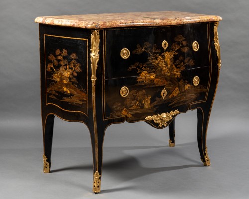 Commode d’entre-deux en laque européenne, P.Roussel à Paris vers 1765 - Franck Baptiste Paris