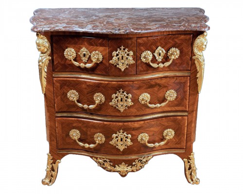 Commode d’entre-deux en bois de violette, estampillée A. Criaerd, époque Régence