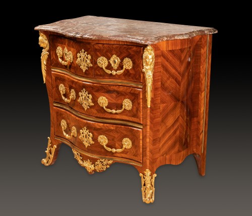 Commode d’entre-deux en bois de violette, estampillée A. Criaerd, époque Régence - Mobilier Style Régence