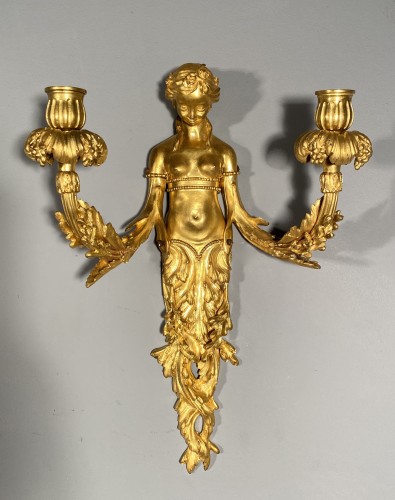 Fine 18th pair of bronze sconces with women&#039;s terms - 
