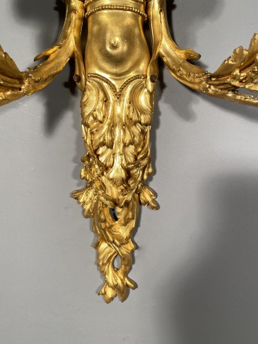 XVIIIe siècle - Paire d’appliques en bronze aux termes de femmes, Paris fin du 18e siècle