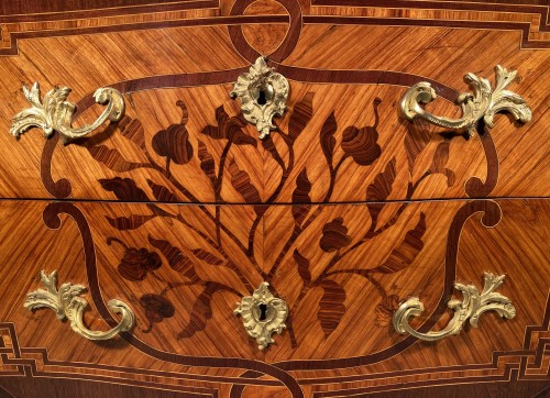 French fine 18 th Commode in marquetry stamped LUTZ - 