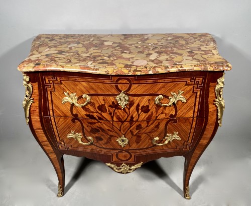 18th century - French fine 18 th Commode in marquetry stamped LUTZ