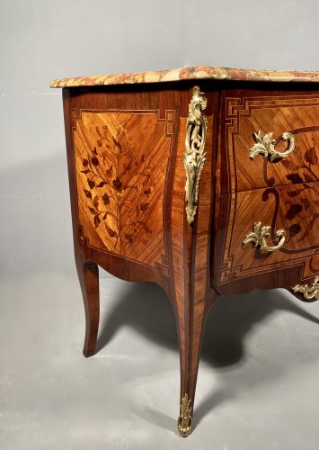 Antiquités - French fine 18 th Commode in marquetry stamped LUTZ