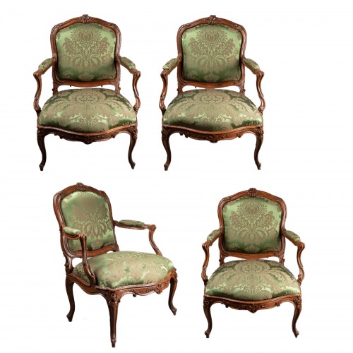 Série de quatre fauteuils à châssis par Pierre Bara, Paris vers 1760