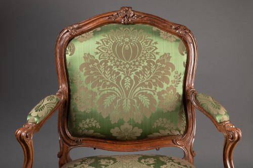 Series of four armchairs à chassis by Pierre Bara, Paris around 1760 - 