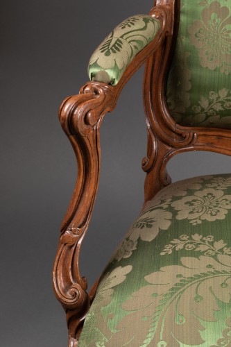 Louis XV - Série de quatre fauteuils à châssis par Pierre Bara, Paris vers 1760