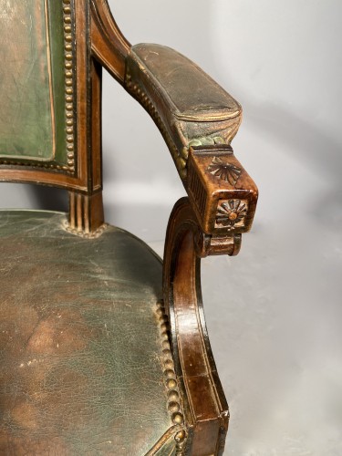 Antiquités - Paire de fauteuils d’officier par Georges Jacob vers 1795