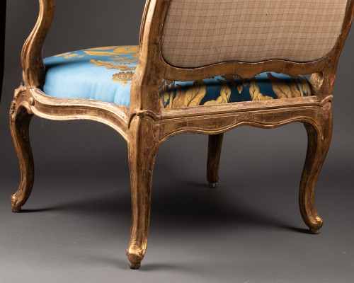 Antiquités - Paire de fauteuils à châssis en bois doré par Nicolas Heurtaut vers 1765