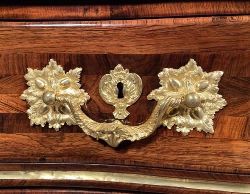 Antiquités - Regency commode with fauna masks by Mondon