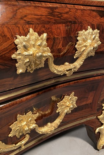 Antiquités - Regency commode with fauna masks by Mondon