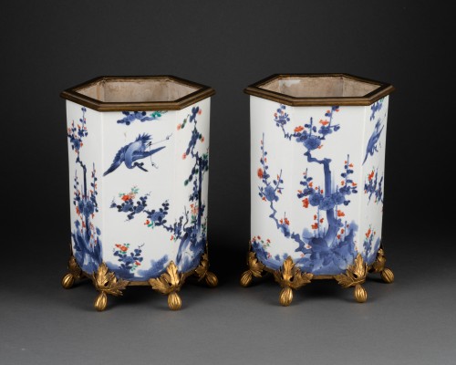 17th century -  Pair of Kakiémon porcelain vases from Japan, circa 1670-90