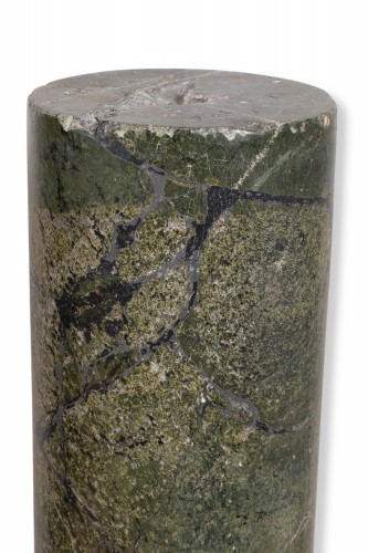 Antiquités - Pair of serpentinite columns, Italy before the 17th century