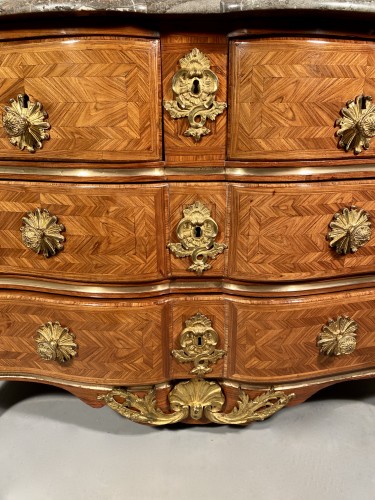 Commode galbée en arbalète, François Lieutaud vers 1720 - Régence