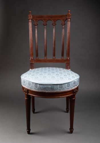 Paire de chaises en acajou massif par G. Jacob, vers 1780 - Sièges Style Louis XVI